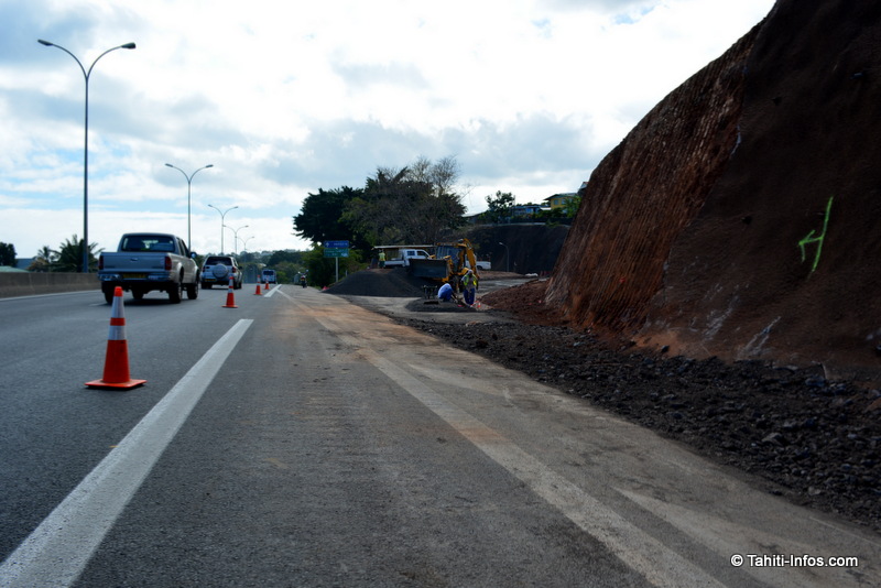 La relance a entièrement dépendu des investissements publics, en particulier dans les travaux routiers