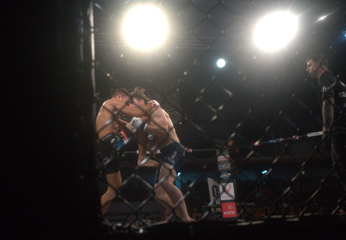 Julian Schlouch et ses redoutables coups de genoux.  Crédit : Tom Larcher