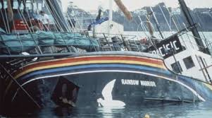 Le 10 juillet 1985 à Auckland, des agents français coulent le Rainbow Warrior