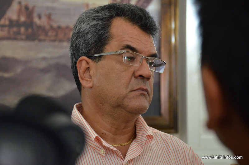 Edouard Fritch annonce qu'il évoquera le projet de la création d'une desserte aérienne intra-polynésienne, lors du prochain sommet du groupe des dirigeants polynésien, qui doit se tenir les 15 et juillets en Polynésie française.