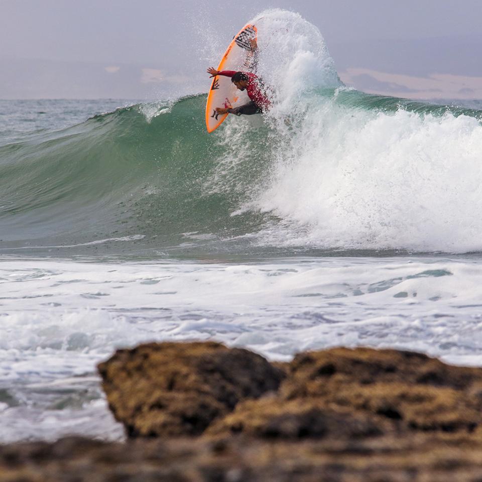 Surf Pro – Championnat du monde : Michel Bourez démarre J-Bay en force.