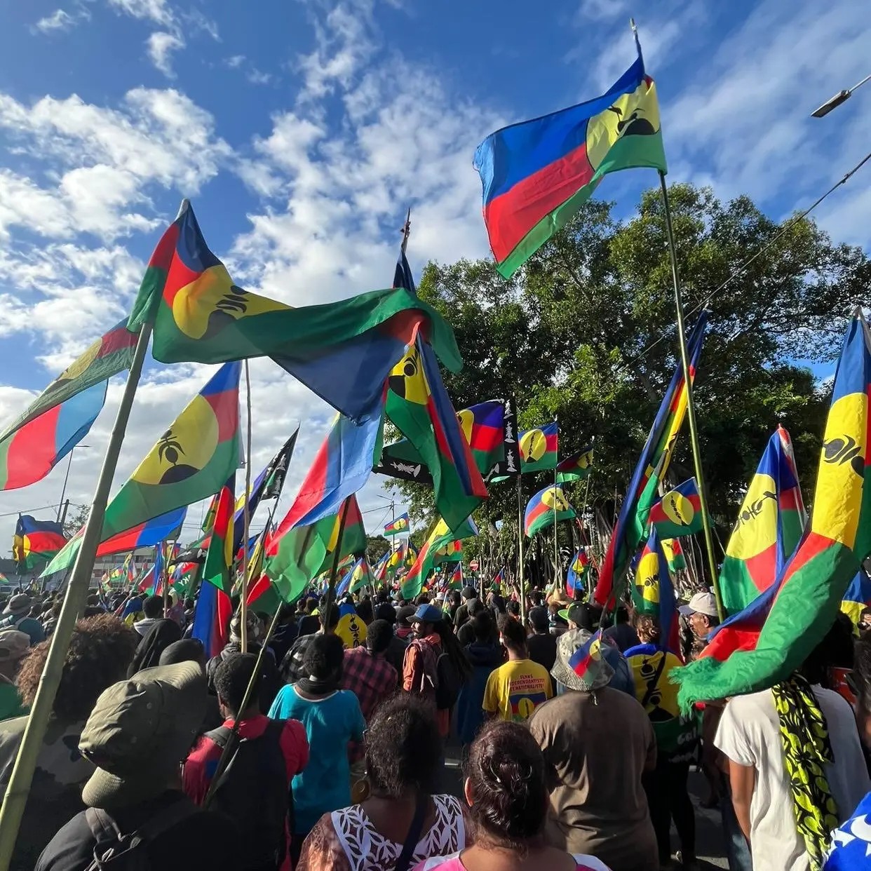 Nouvelle-Calédonie: le FLNKS prône l'"apaisement" et le retrait du projet de loi constitutionnel