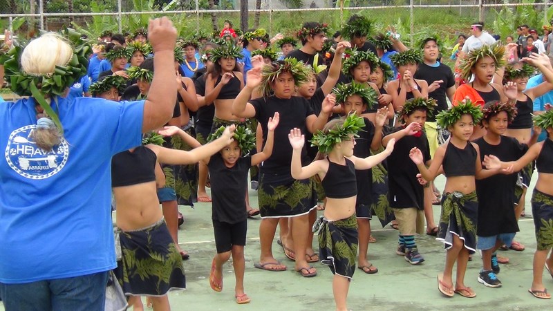 Les enfants ouvrent les concours du Heiva i Rimatara
