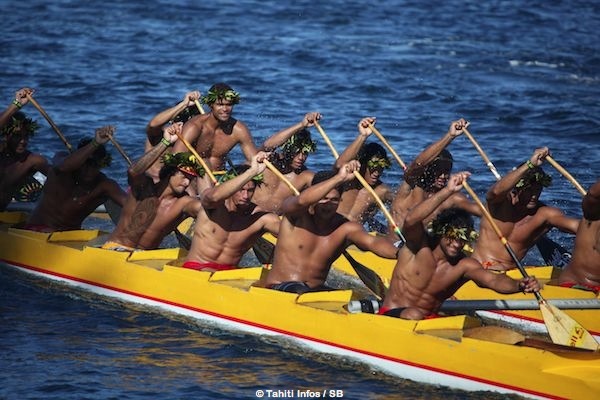 Heiva Va’a : Super Tauati : Shell Va’a devance Edt Va’a de 2 secondes.