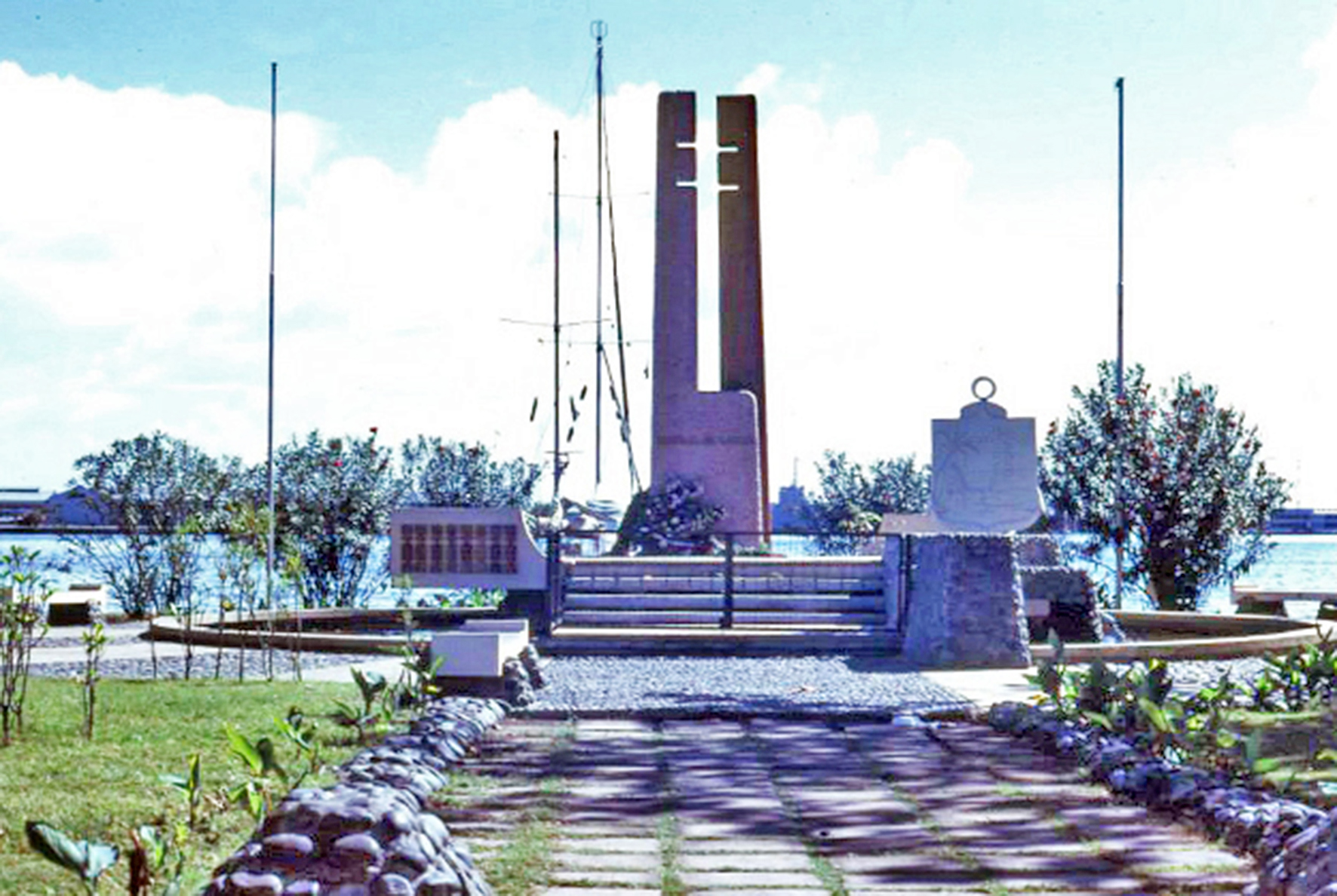 La Mémorial de Gaulle au bas de l'avenue Bruat en 1973