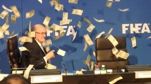 Fifa - Les (faux) dollars pleuvent sur Blatter