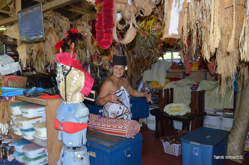 Marguerite Lai, ici chez elle, dans son atelier de création de costumes, vous attend ce vendredi pour une soirée exceptionnelle.