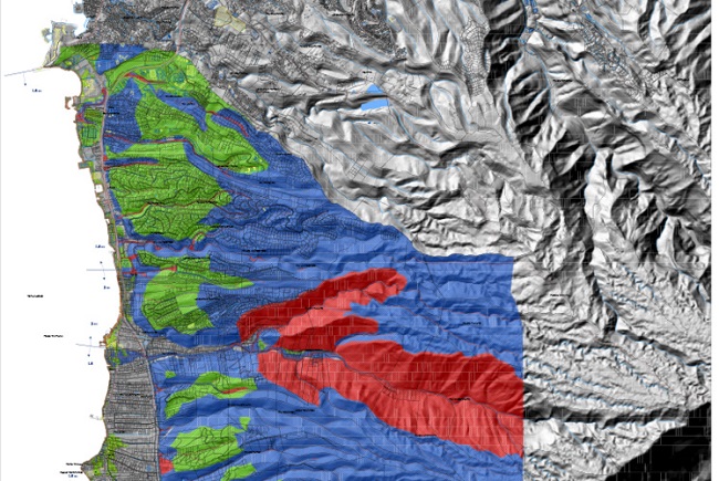 Les Plans de prévention des risques naturels (PPR) instituent notamment des zones rouges où l'inconstructibilité des terrains est avérée en raison de risques de glissement, d'inondation ou submersion lors des cyclones ou des tsunamis.