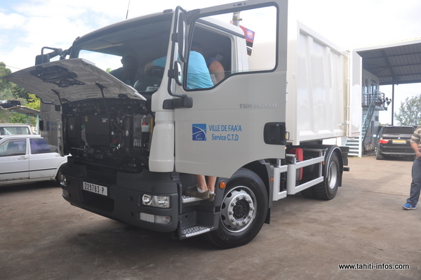 Pour ces nouveaux engins, les chauffeurs ont suivi une formation pour bien manipuler leur outil de travail