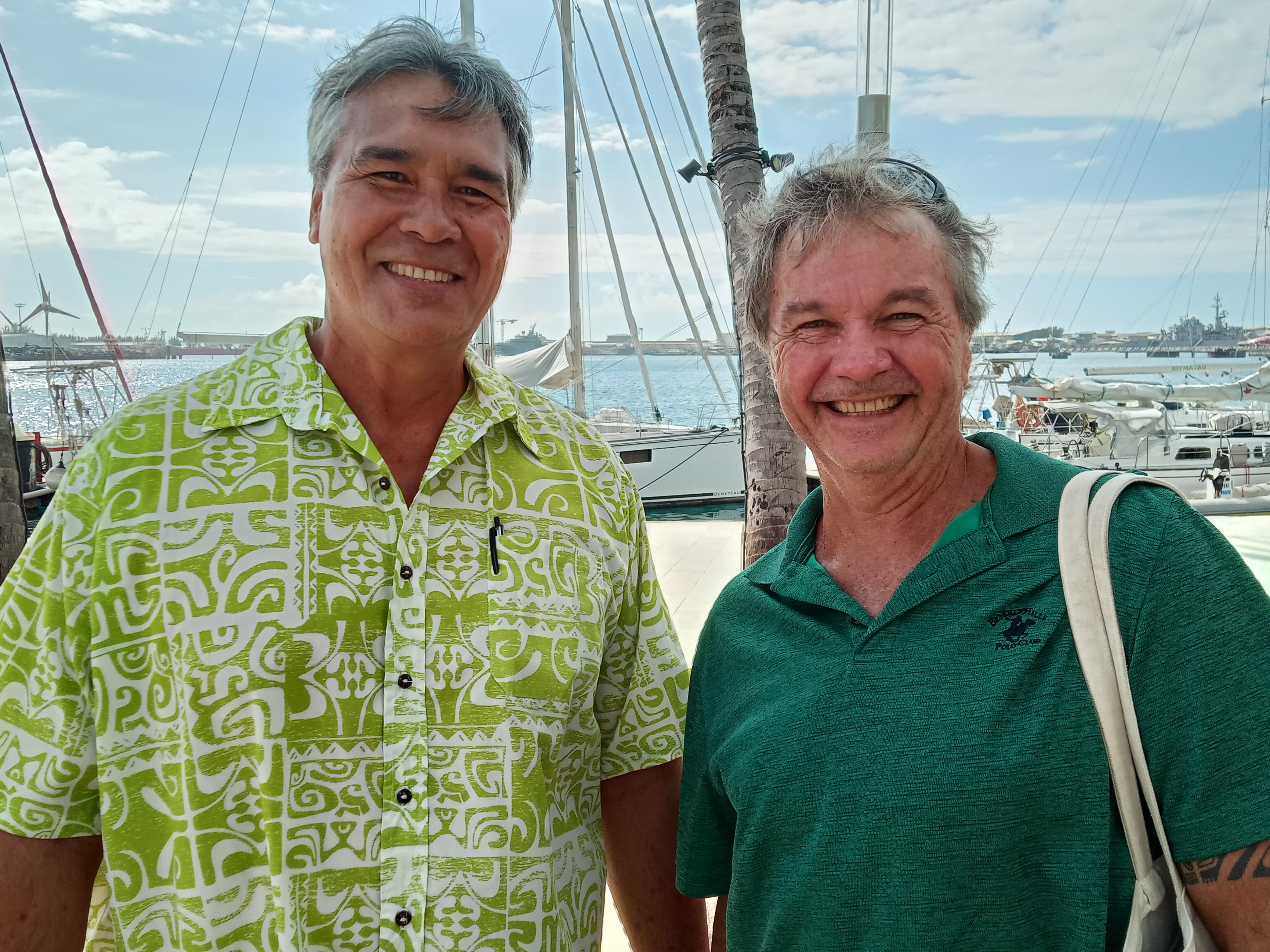 Le secrétaire général de Heiura-Les Verts, Jacky Bryant (à droite), accompagné d'un membre actif du parti, Tati Salmon (à gauche), appelle la population à soutenir les écologistes pour les européennes du 8 juin prochain. credit photo SD