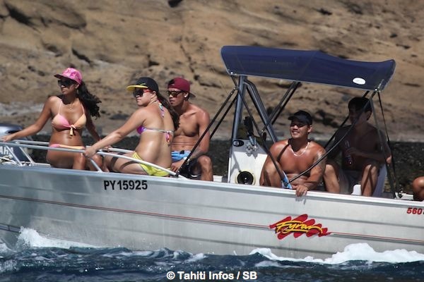 Les bateaux de supporters étaient très nombreux.