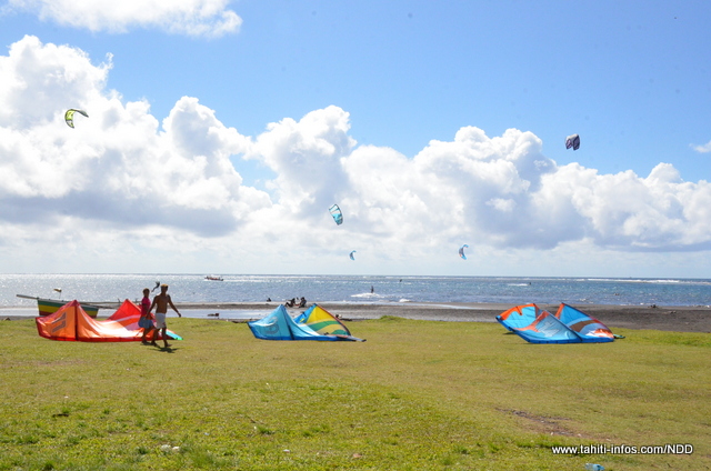 la plage de Motu Martin où l'on pratique le kite à Tahiti