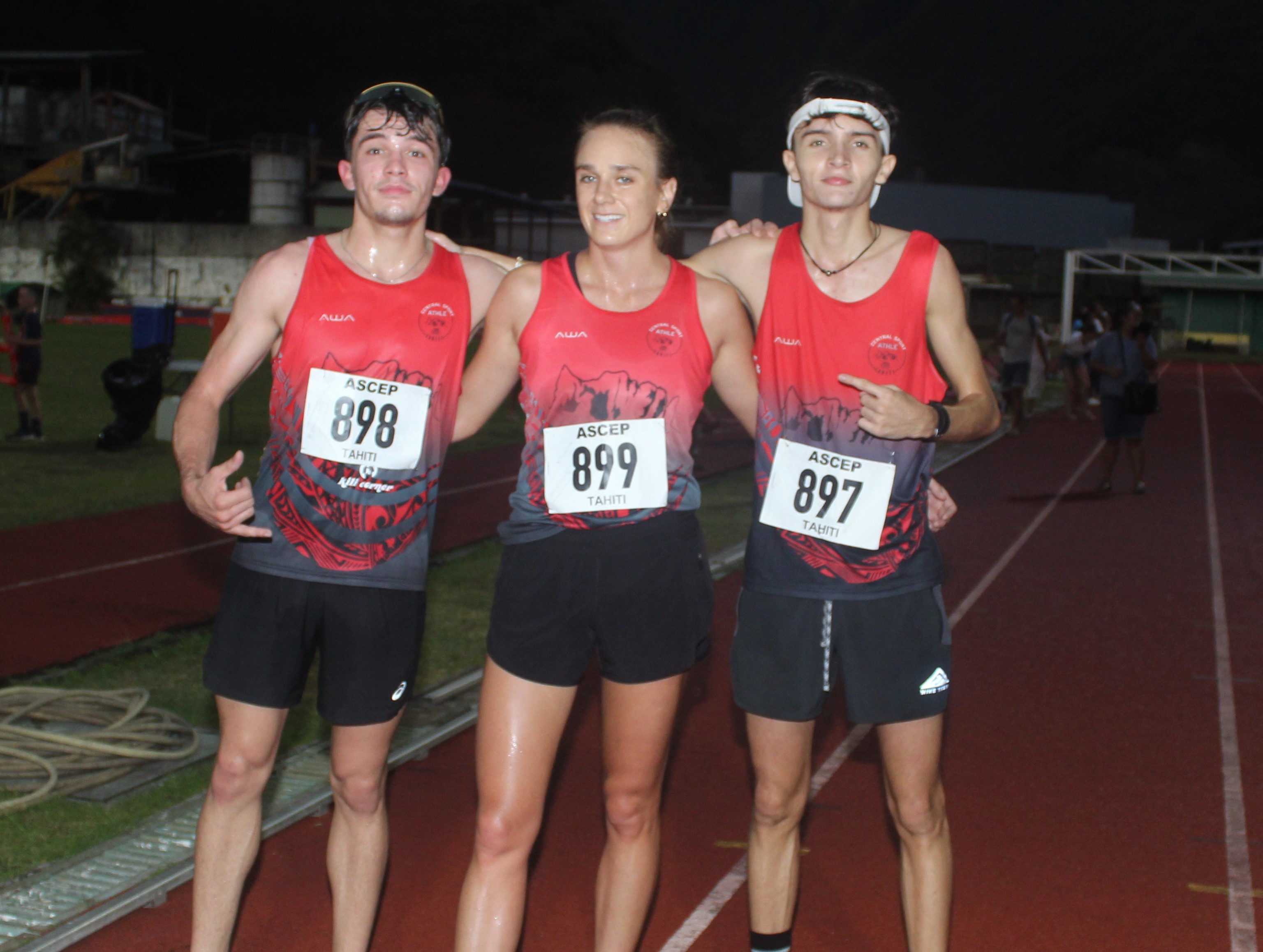 Le jeune trio de Central composé de (G. à D.) Alexander Casu, Louise Grosgogeat et Felice Covillon est entré dans le palmarès du Relais des Copains.