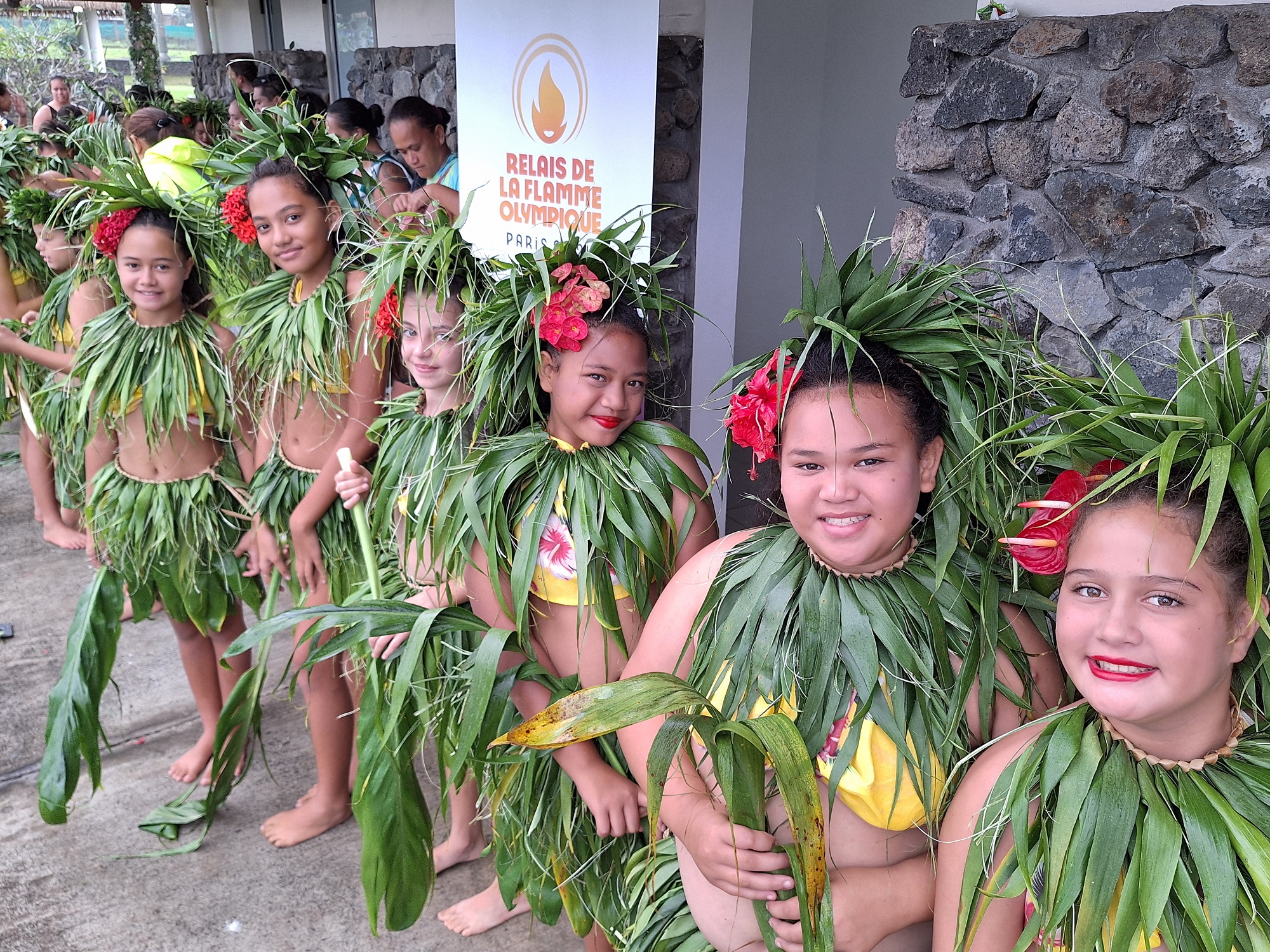 Les élèves de Ohi Tei Tei réunis en haie d’honneur.