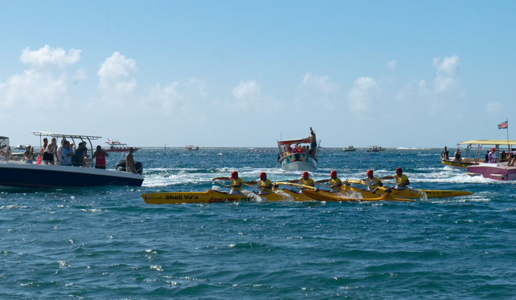 Shell, première équipe à arriver à Taaoné est finalement classée deuxième après une erreur de parcours.  Crédit : Tahiti Infos