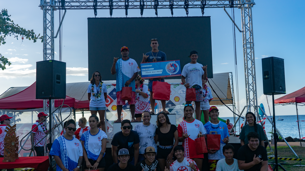 Les vainqueurs de la nouvelle course « King and Queen of the digue ».  Crédit : Tom Larcher