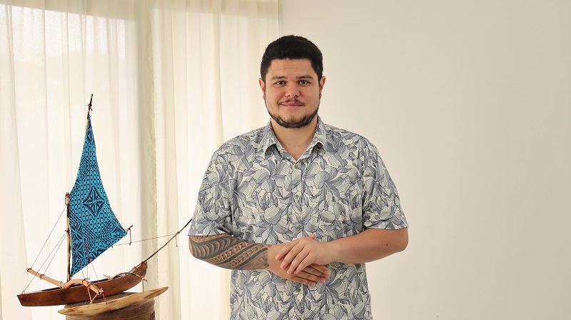 Tematai Le Gayic, candidat du Tavini sur la première circonscription, est bien décidé à retrouver son siège à l'Assemblée nationale. Il nous a reçus ce mercredi matin à sa permanence.  crédit photo DR