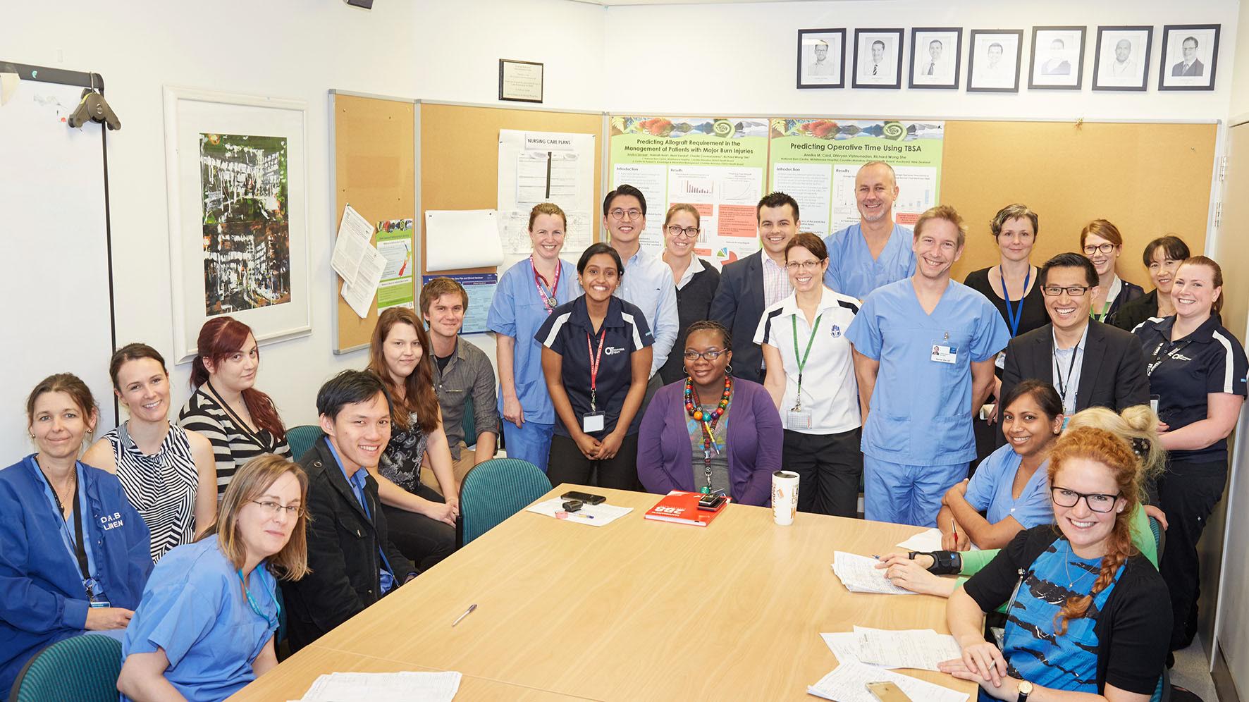 Deux médecins tahitiens formés en Nouvelle-Zélande pour une meilleure prise en charge des grands brûlés