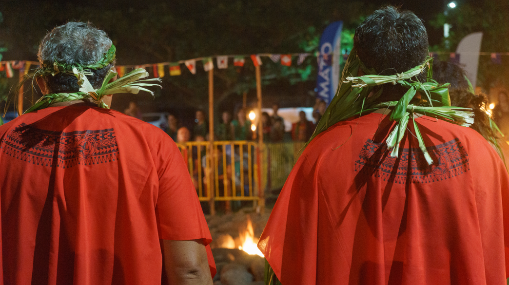 Les prêtres du feu prépare l'incantation. Crédit : TL