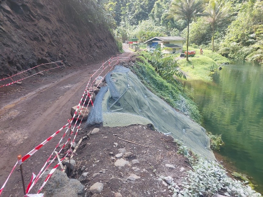 La route traversière fermée deux jours