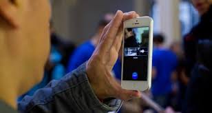 Interpellé grâce à un selfie: le téléphone volé envoyait les photos sur l'ordinateur de la victime