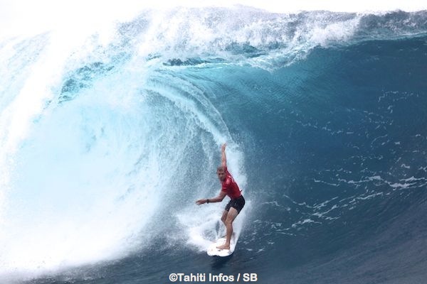 Mick Fanning a bien géré sa série, l'actuel n°2 au classement s'impose.