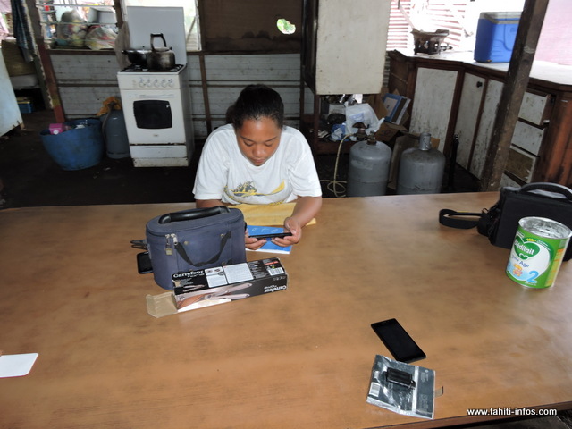 Les deux familles vivent depuis plusieurs années dans cette maison de fortune