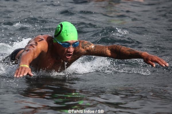 Bruno Tauhiro reste le leader du Waterman Tour malgré son point faible, la natation