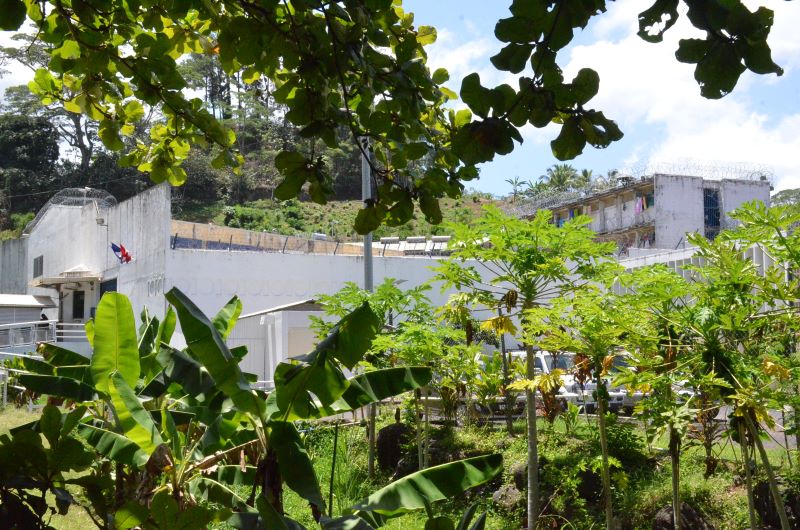 Un an ferme pour avoir frappé un gardien de prison