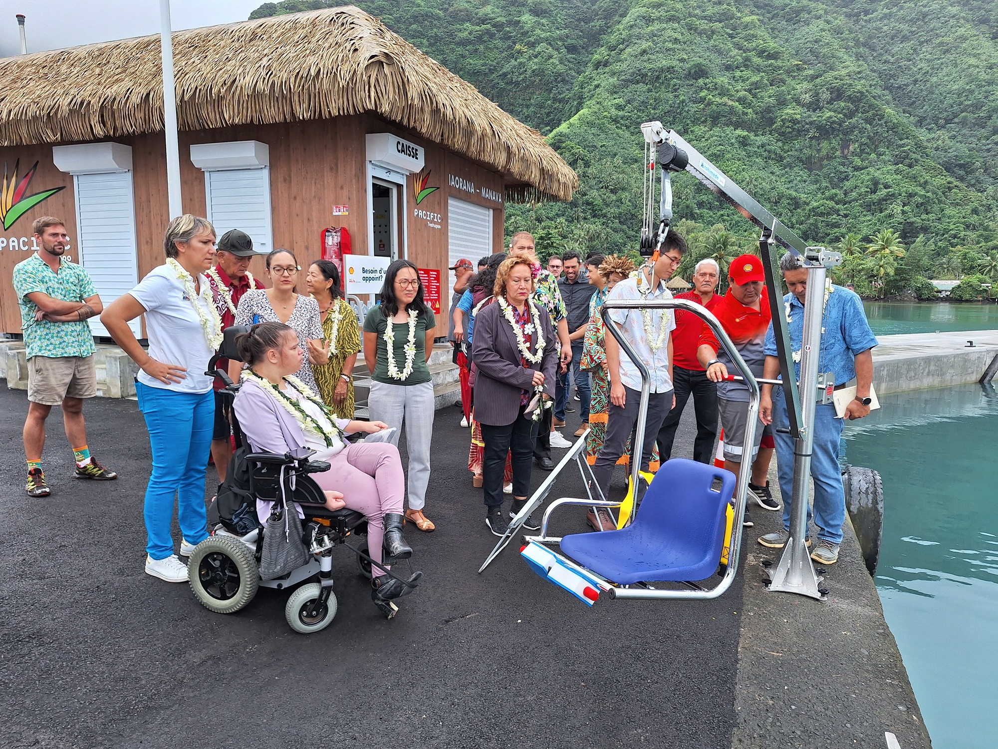 L’embarquement et le débarquement des personnes à mobilité réduite est facilité grâce à ce nouvel outil.