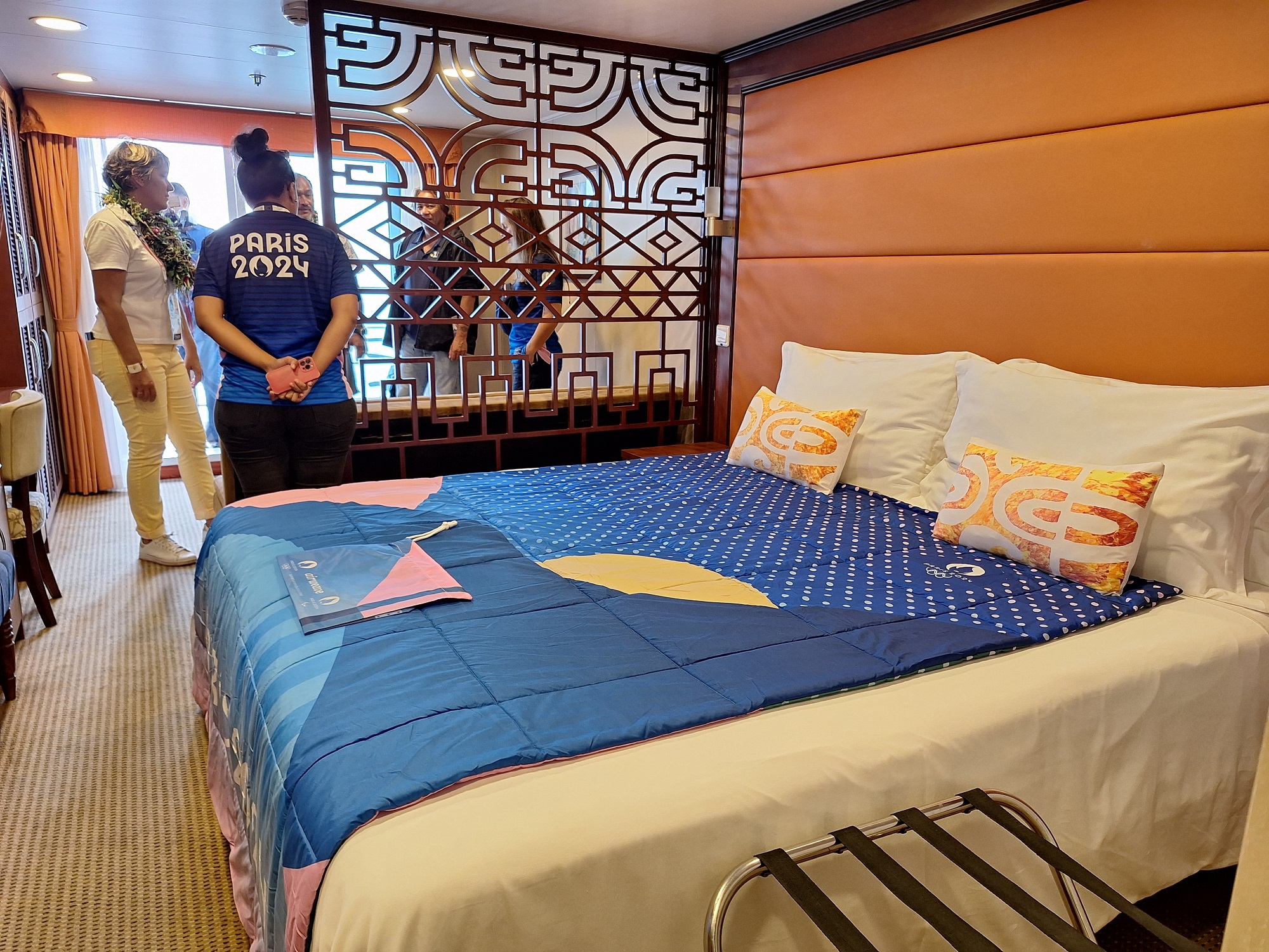 Les cabines ont été décorées pour l’occasion, avec un espace suffisant pour permettre aux surfeurs d’y entreposer leurs précieuses planches.