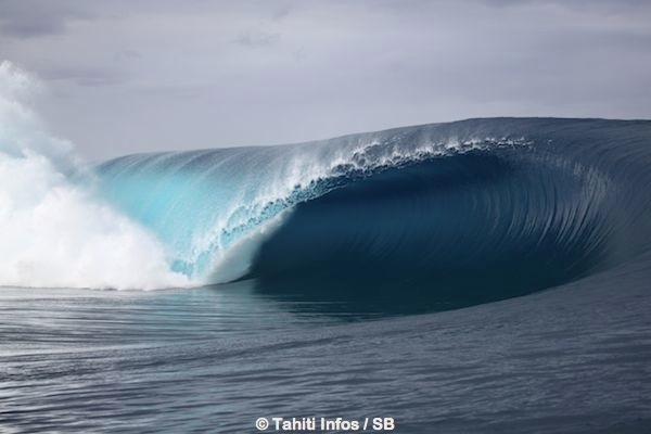 La vague qui marque la fin de la route.