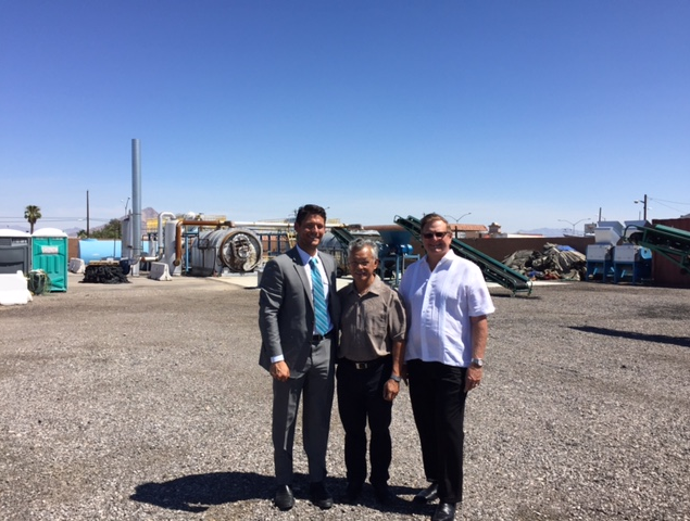 Le maire a visité le centre de traitement des déchets avec le procédé de la pyrolyse.