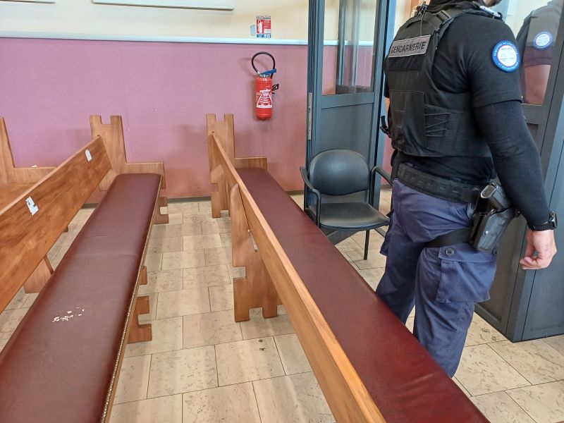 Un vigile jugé pour de lourdes violences