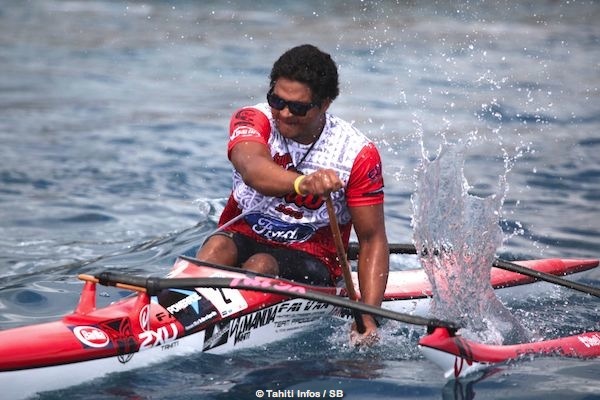 Kévin Céran-Jérusalemy de Shell Va'a remporte le titre suprême pour un rameur : Le Super Aito.