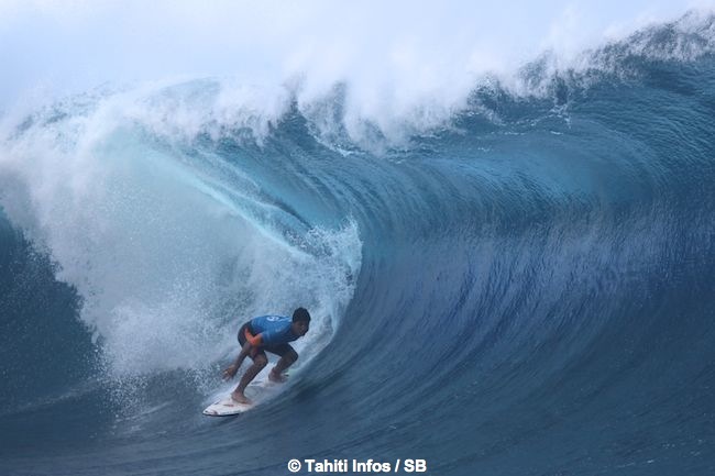Gabriel Medina n'a laissé aucune chance à ses deux compatriotes