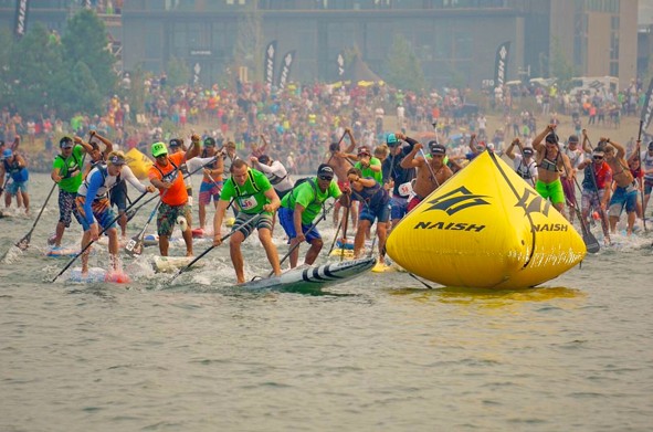 Le Gorge Paddle Challenge se déroule sur la côte nord ouest de Etats Unis