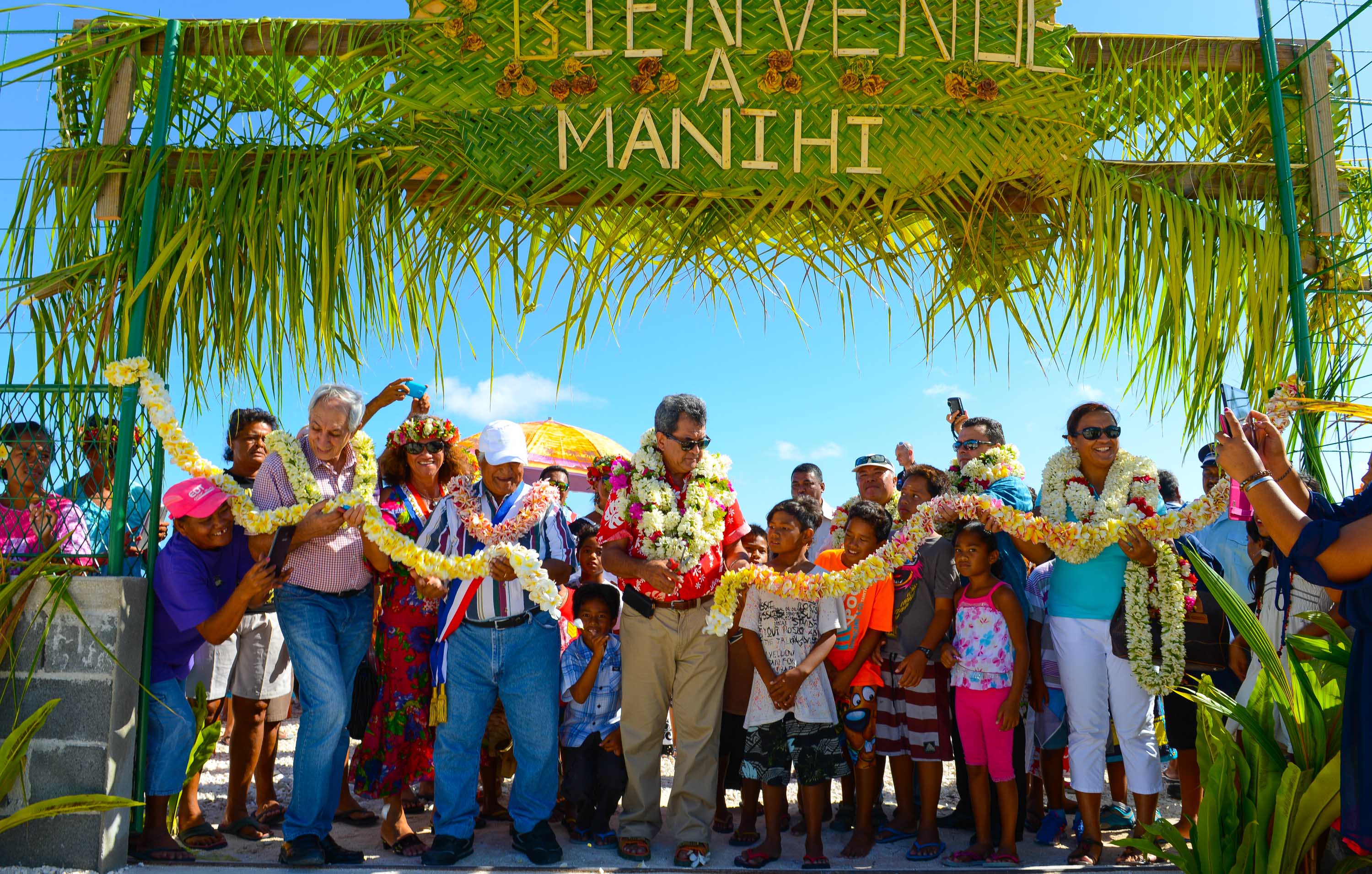 Déplacement à Ahe et Manihi : le gouvernement à l’écoute des populations des Tuamotu