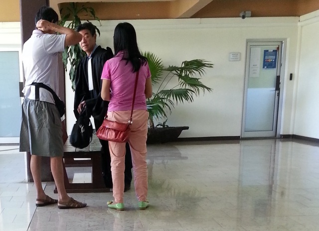 Le propriétaire (à g.) de l'appartement loué à la madame Claude locale a lui aussi été condamné. Bien qu'il s'en soit défendu à l'audience, les juges ont estimé sur les bases de l'enquête qu'il ne pouvait ignorer les activités de sa locataire.