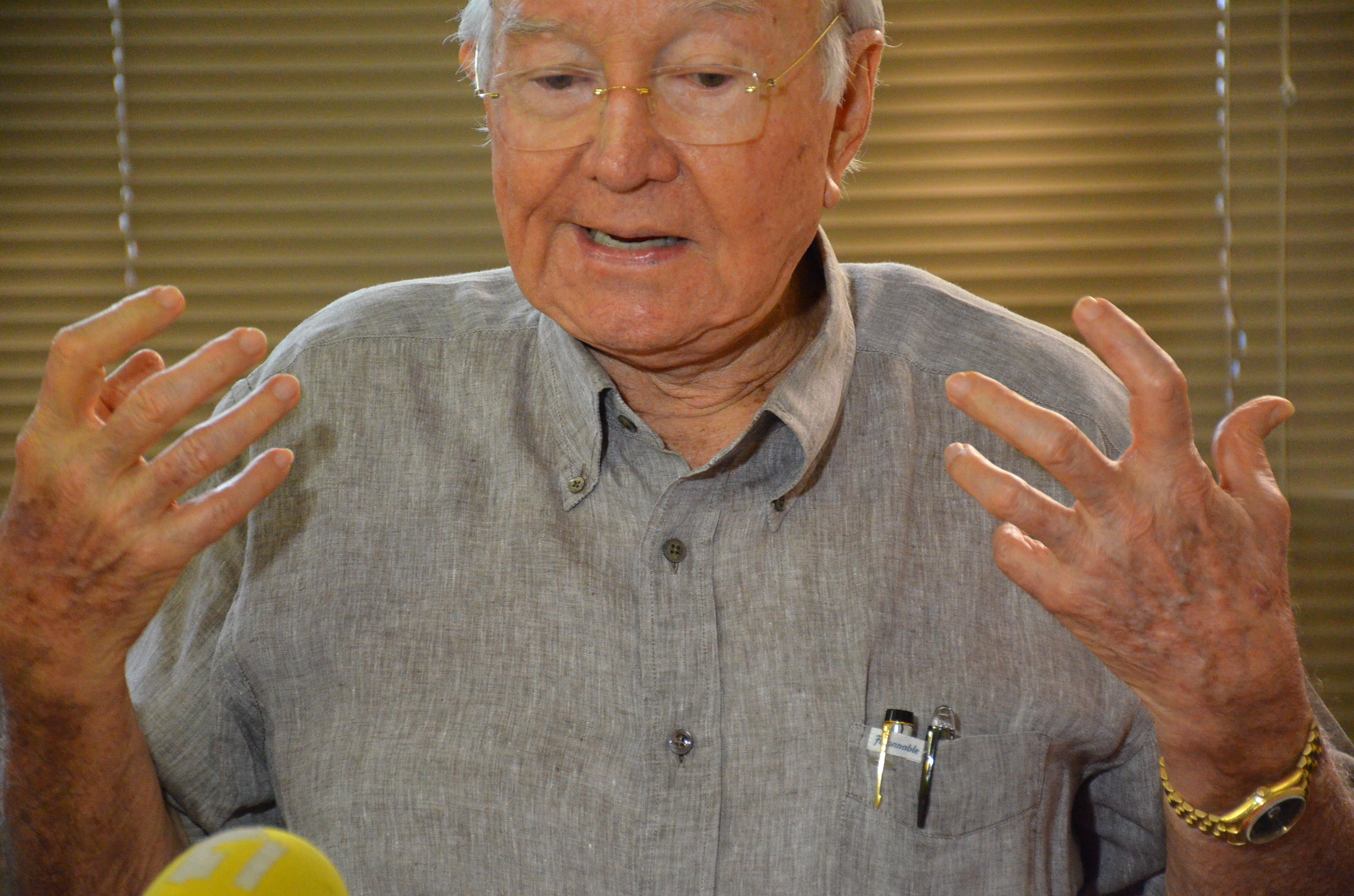 Gaston Flosse: "Qu’il monte son parti et puis allez…"