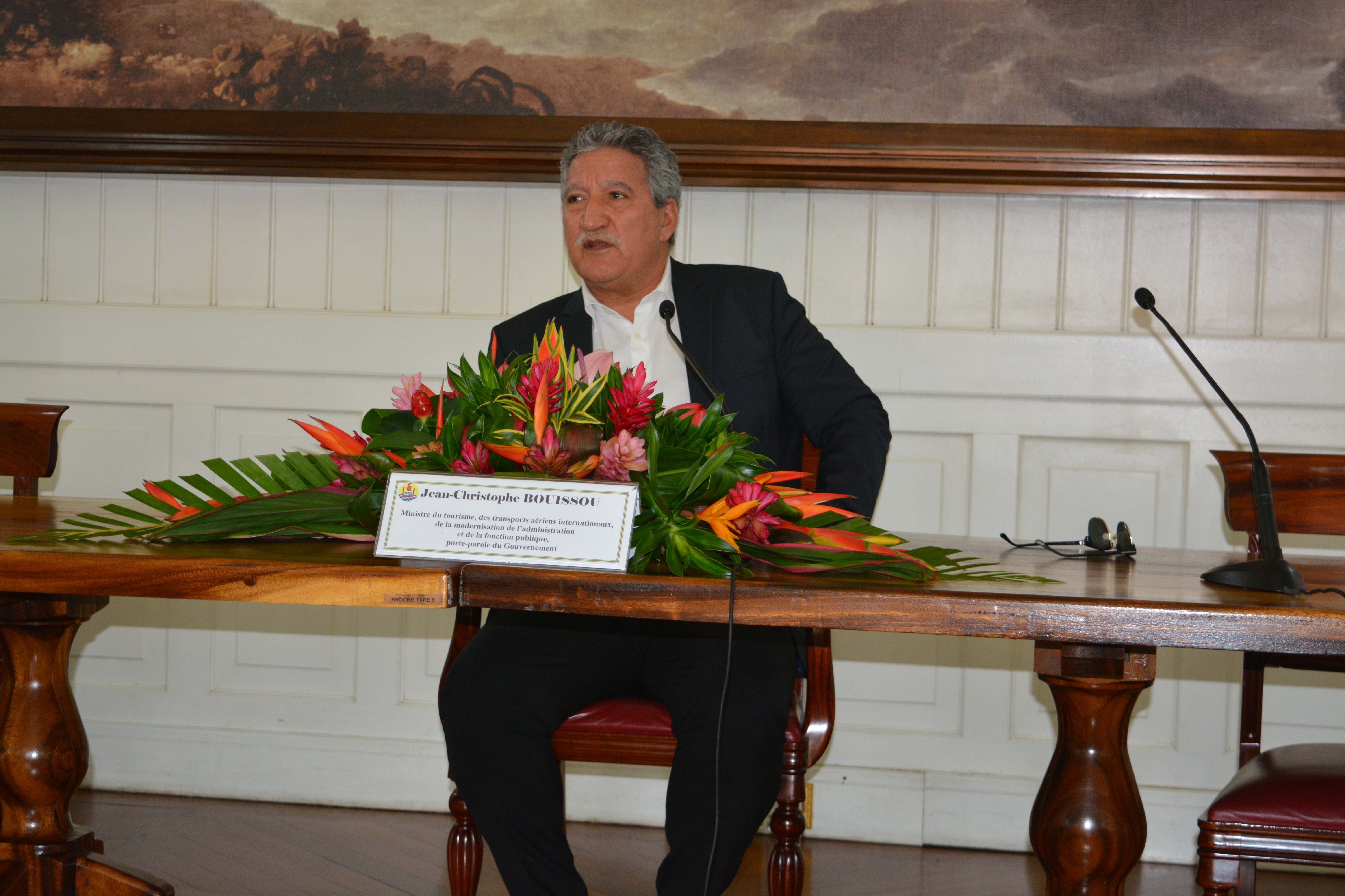Jean-Christophe Bouissou, porte parole du gouvernement lors de la presentation du compte-rendu du Conseil des Ministres