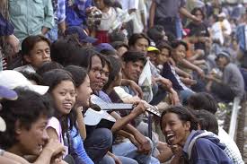 Indonésie: un politique menace d'interdire la drague des adolescents le soir