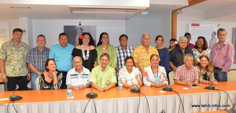 Les élus des groupes A Ti’a Porinetia et Tapura Huiraatira annoncent qu’ils s’unissent dans un même parti politique dont le leader sera Edouard Fritch.