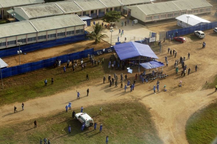 La Sierra Leone espérait être en voie d'éradication du virus après la sortie d'hôpital, le 24 août à Makeni (centre-nord), de la dernière malade d'Ebola connue.