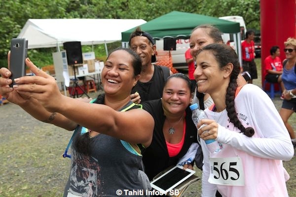 Les adeptes de la marche heureuses d'avoir participé.