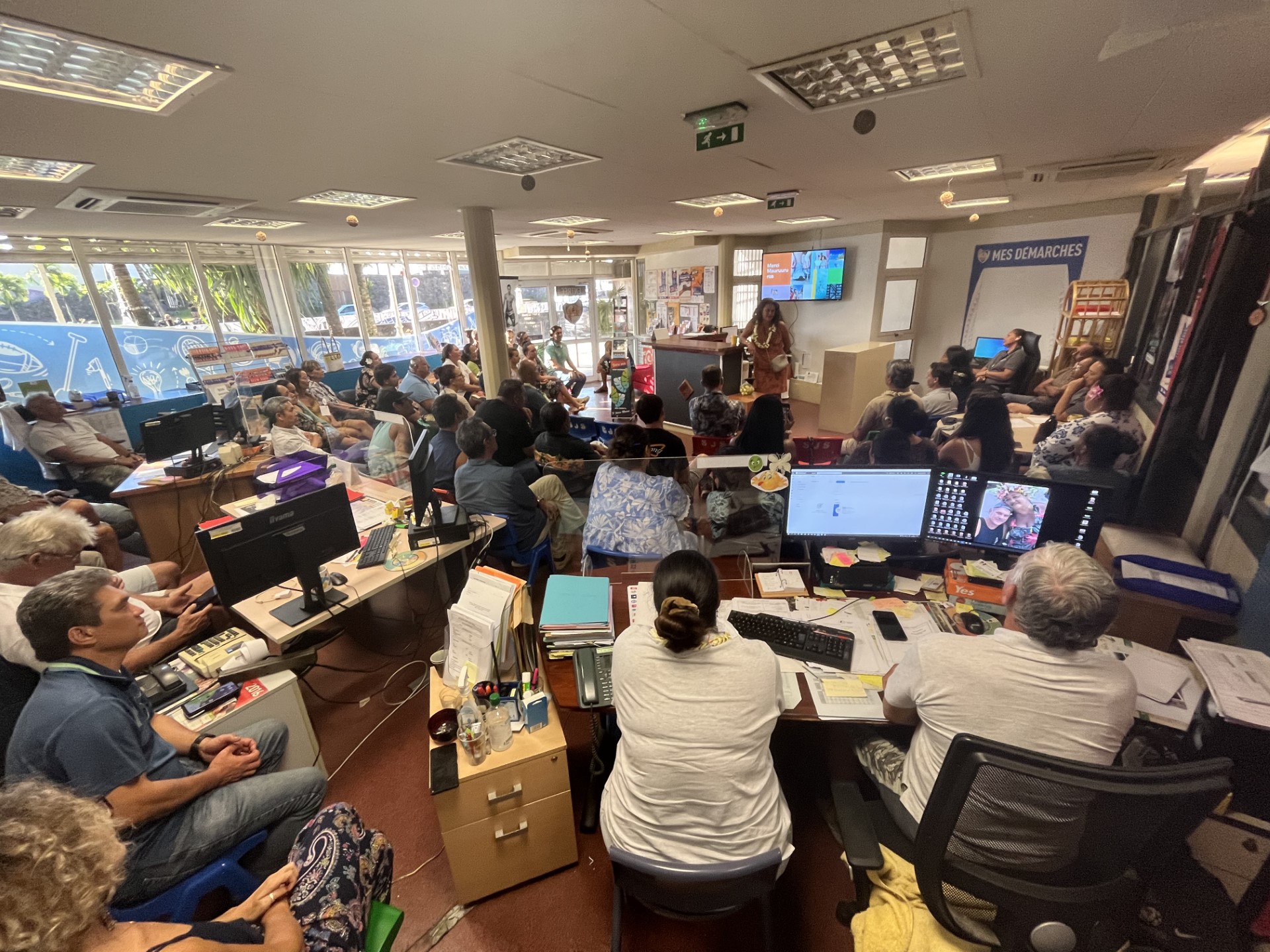 L'ambiance était tendue ce jeudi matin, lors de la réunion de présentation du projet de restructuration de la Direction de la Jeunesse et des Sports (DJS) et de la Délégation pour la Prévention de la Délinquance de la Jeunesse (DPDJ). La refonte, qui doit avoir lieu dès janvier prochain, a été présentée comme inexorable. Crédit photo : Archives TI.