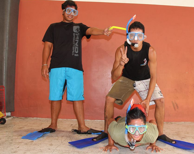 Les jeunes de Taunoa en plein entraînement mardi soir pour ces Jeux Intervilles. L'esprit sportif de ces jeux se déroule aussi dans la bonne humeur.