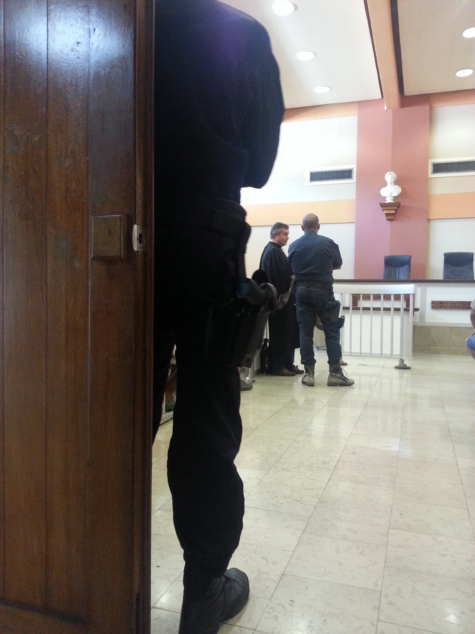 Traquée par les forces de l’ordre, la bande n’avait pas hésité à forcer plusieurs barrages routiers mis en place par la police et les douanes.