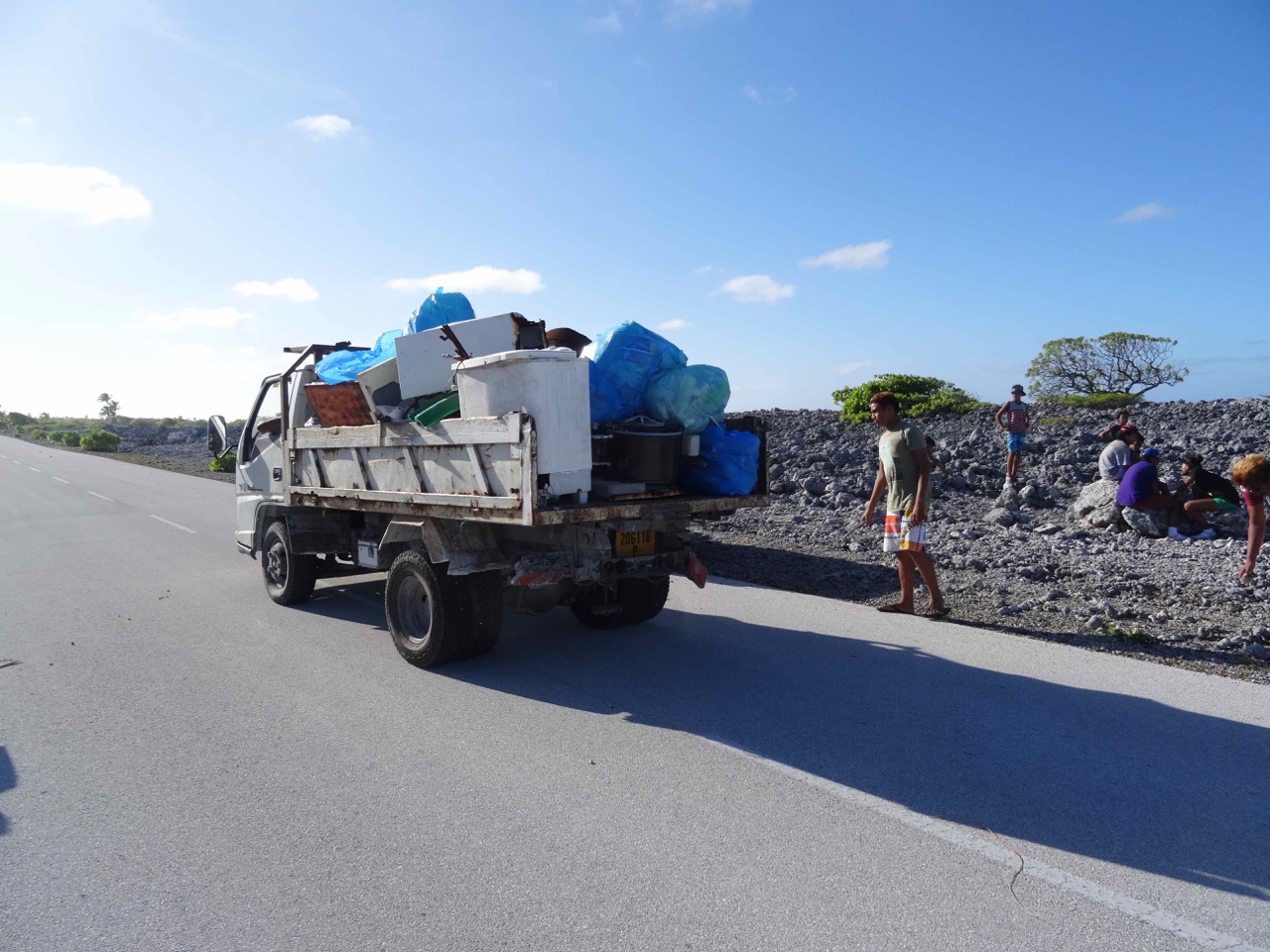 De son côté, la mairie a mis à disposition des bennes à ordures et des sacs poubelles pour le bon déroulement de l'opération