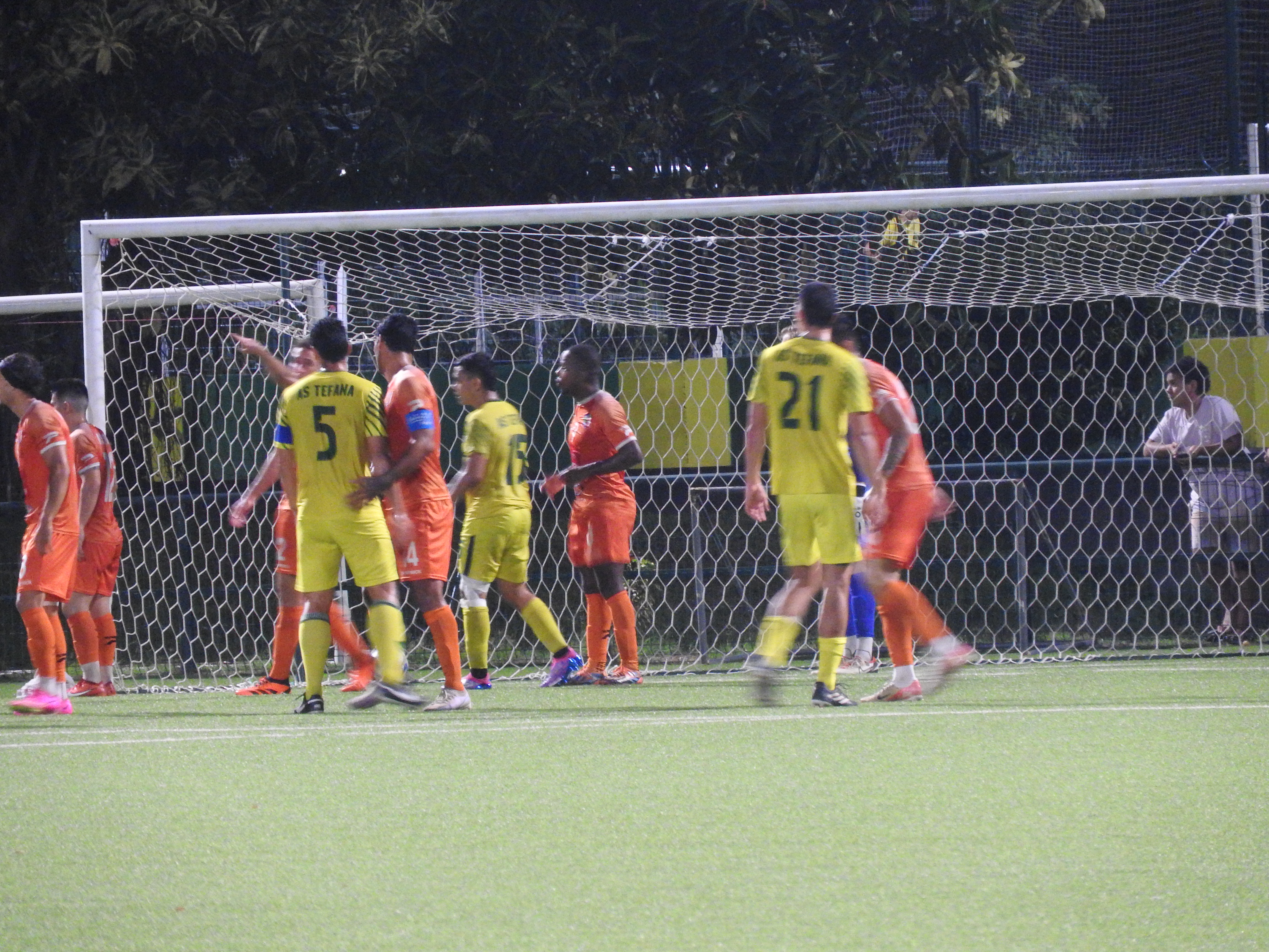 Le combat fut rude dans les surfaces de réparations